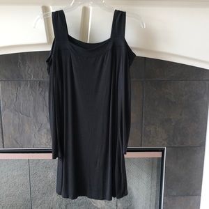 Black cold-shoulder tunic